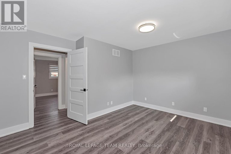 28729162/12-largo-crescent/meadowlandscrestview/ottawa/ontario/K2G3C7_22