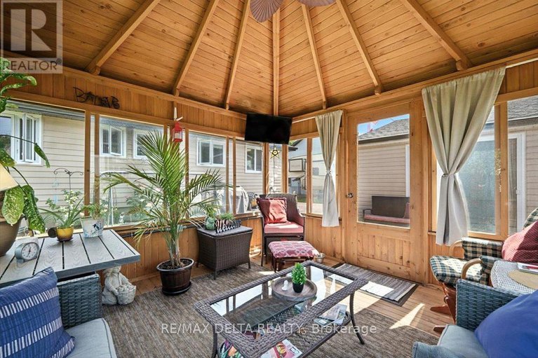 28749415/444-gilles-street/town-of-rockland/clarence-rockland/ontario/K4K1H4_37