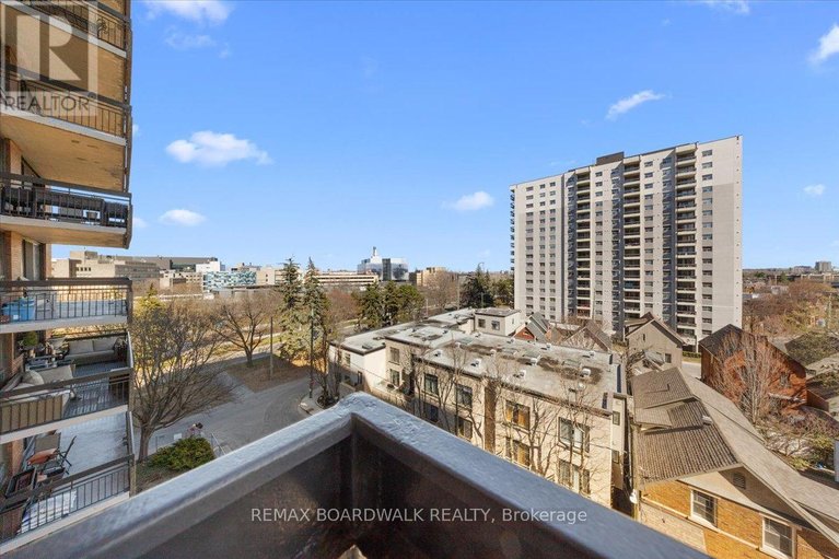 29678878/702-20-the-driveway-drive/ottawa-centregolden-triangle/ottawa/ontario/K2P1C8_27