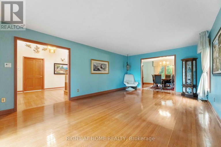 28765727/2-muirfield-gardens/cedar-hillorchard-estates/ottawa/ontario/K2R1B8_17