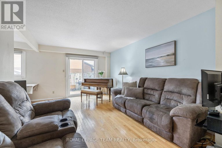 28526425/2245-orient-park-drive/blackburn-hamlet-south/ottawa/ontario/K1B4W3_14