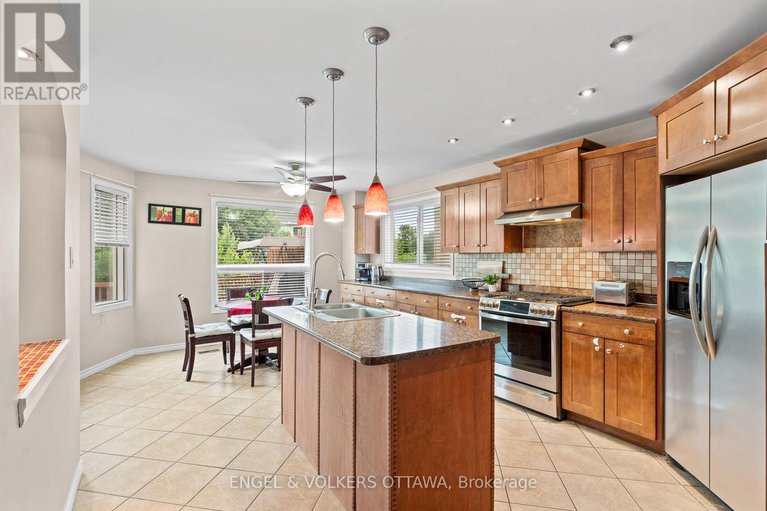 28550043/4-collingwood-crescent/morgans-grantsouth-march/ottawa/ontario/K2K2G6_9