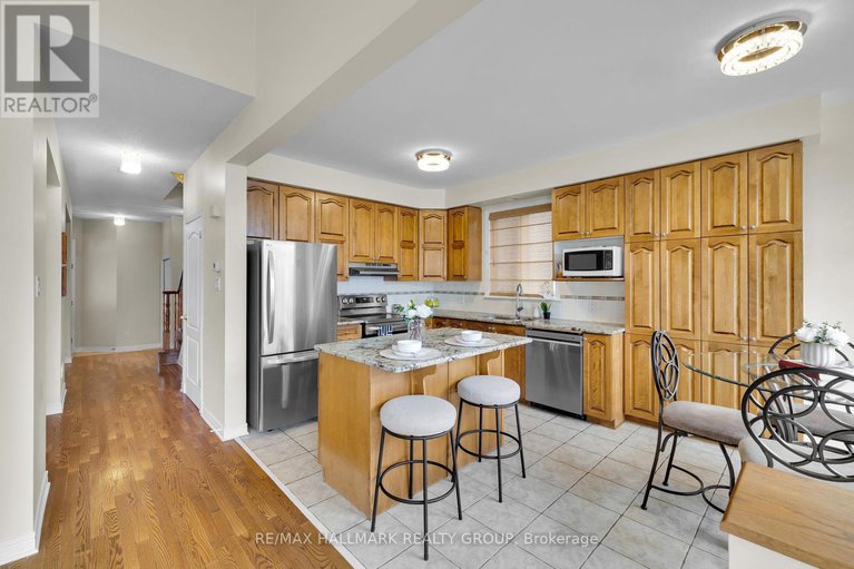 28492504/1924-lobelia-way/springridgeeast-village/ottawa/ontario/K4A4R1_18