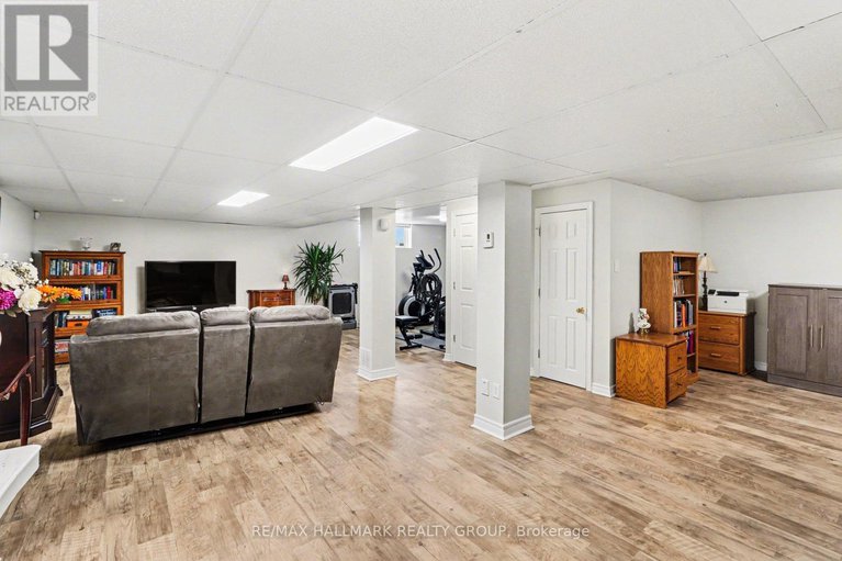 29357933/241-trail-side-circle/springridgeeast-village/ottawa/ontario/K4A5B5_27