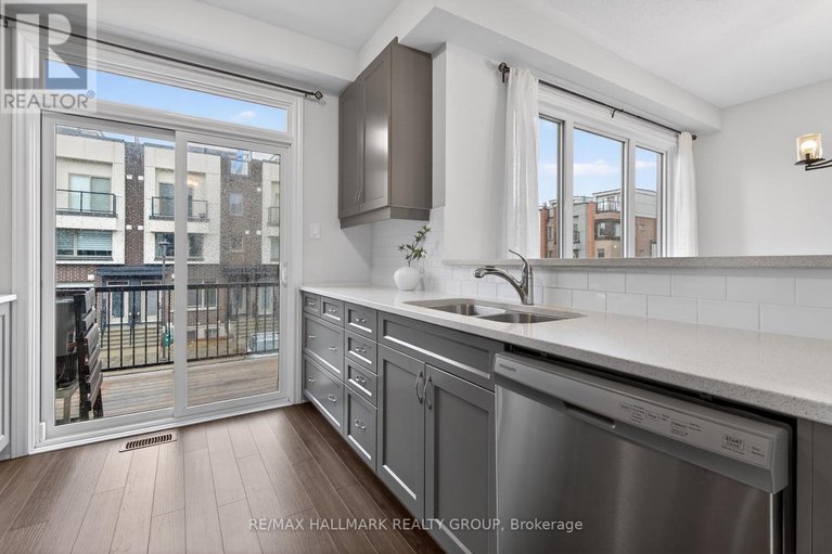 29602221/805-kiniw-private/cfb-rockcliffe-and-area/ottawa/ontario/K1K4Z4_10