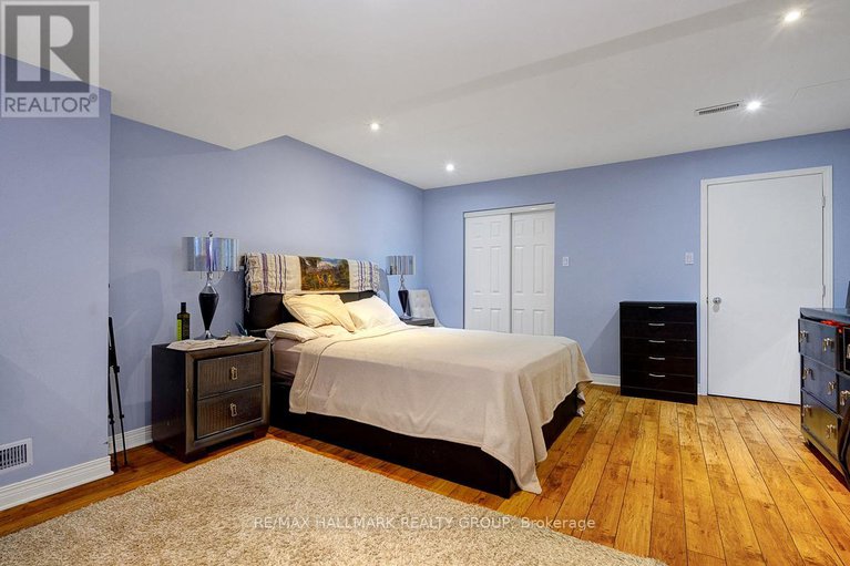 28232415/46-chapelier-private/queenswood-heights-south/ottawa/ontario/K1E3Y1_32