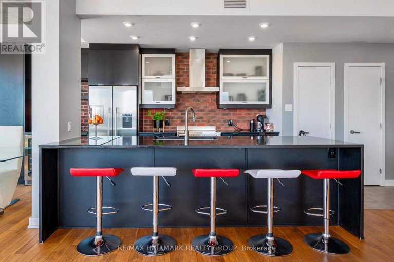 29041672/2701-195-besserer-street/sandy-hill/ottawa/ontario/K1N0B6_21