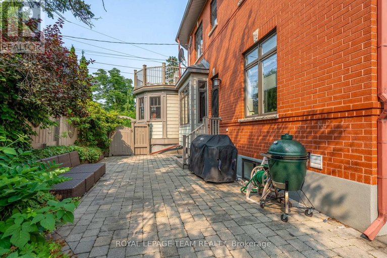 29616442/483-golden-avenue/mckellarhighland/ottawa/ontario/K2A2E4_38