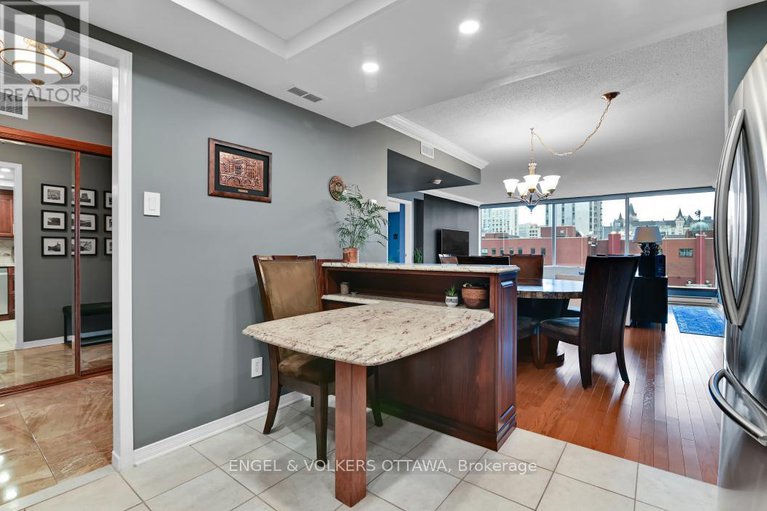 28541855/402-160-george-street/lower-townbyward-market/ottawa/ontario/K1N9M2_18
