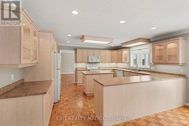 29553238/8329-rodney-farm-drive/osgoode-twp-north-of-reg-rd-6/ottawa/ontario/K0A2P0_14