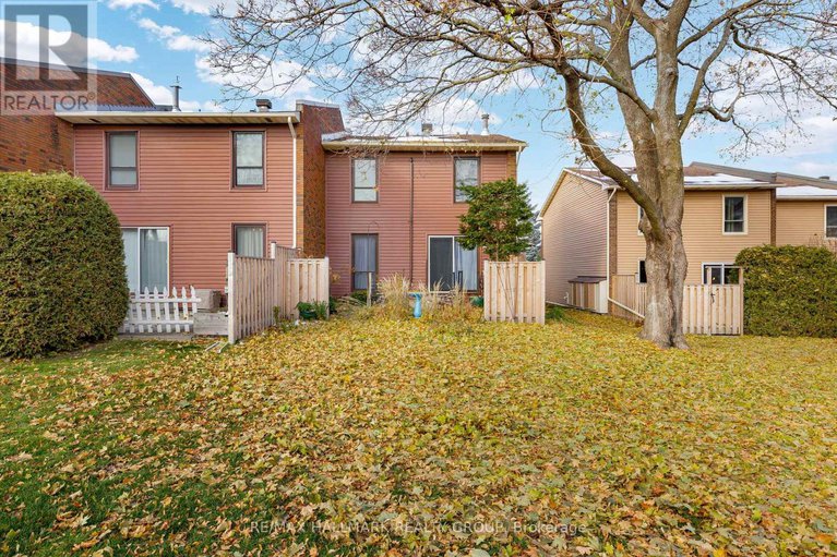 29126204/10-black-forest-lane/arbeatha-park/ottawa/ontario/K2H5C8_42