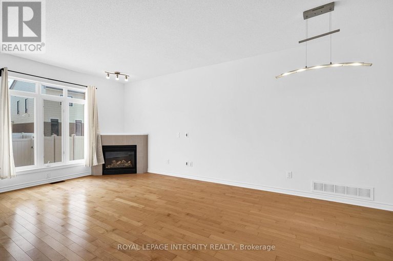 28652638/216-cooks-mill-crescent/riverside-south/ottawa/ontario/K1V2N1_15