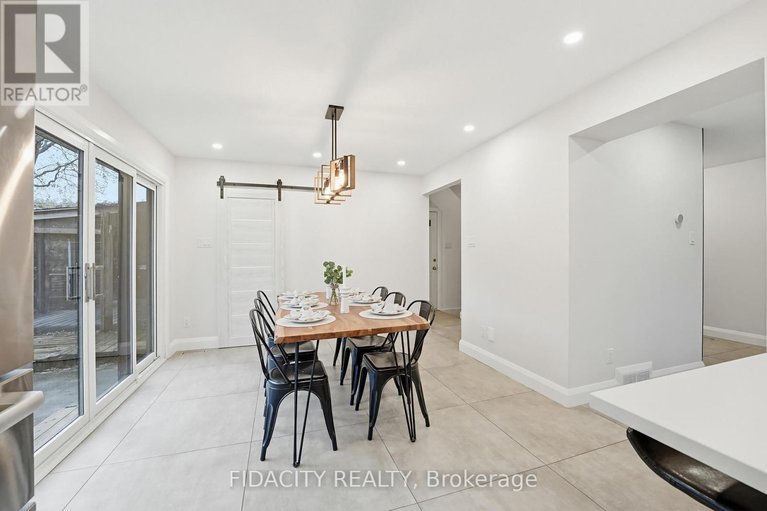 29608674/7-gagnon-court/beaverbrook/ottawa/ontario/K2K1A7_20