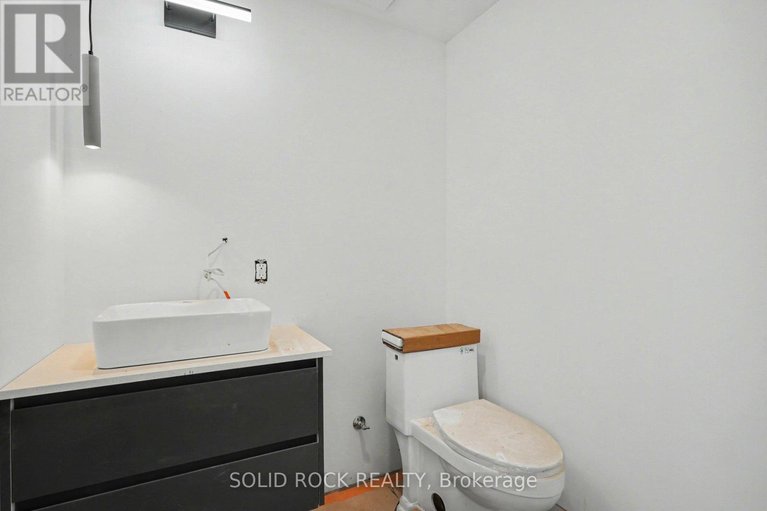 29669968/838-alpine-avenue/queensway-terrace-north/ottawa/ontario/K2B5R6_13