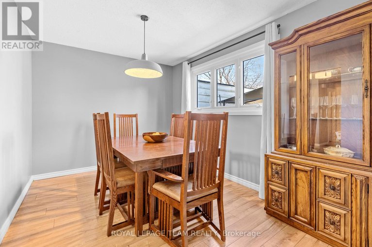 29675105/25-grady-crescent/sheahan-estatestrend-village/ottawa/ontario/K2H5S2_8