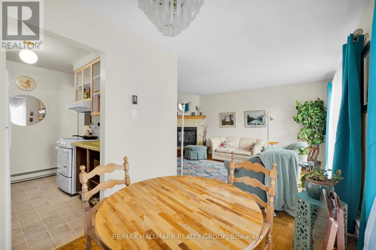 29126204/10-black-forest-lane/arbeatha-park/ottawa/ontario/K2H5C8_17