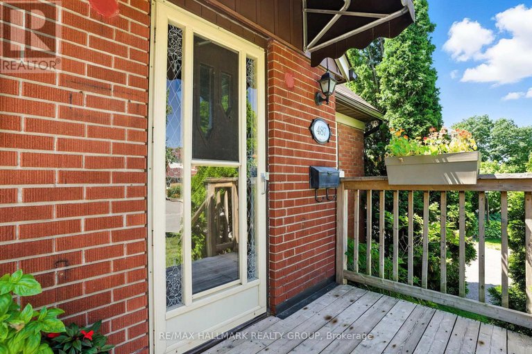 28649205/487-wolffdale-crescent/overbrookcastle-heights/ottawa/ontario/K1K1N6_5