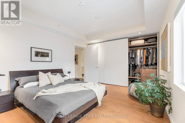 28408912/504-135-barrette-street/vanier/ottawa/ontario/K1L7Z9_24
