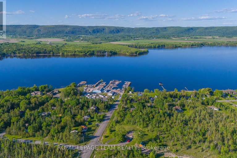 28782906/126-grasshopper-lane/dunrobin-shores/ottawa/ontario/K0A1T0_43