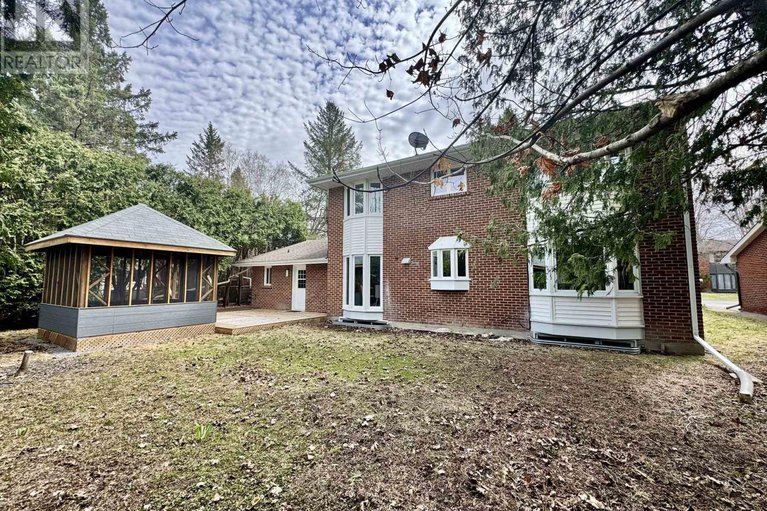 29650101/19-kingsford-crescent/beaverbrook/ottawa/ontario/K2K1T5_27