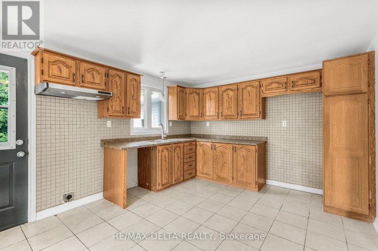 28676642/353-russell-road/clarencerockland-twp/clarence-rockland/ontario/K0A2A0_11