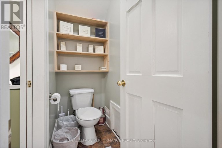 28582293/81-mackay-street/new-edinburgh/ottawa/ontario/K1M2E4_33