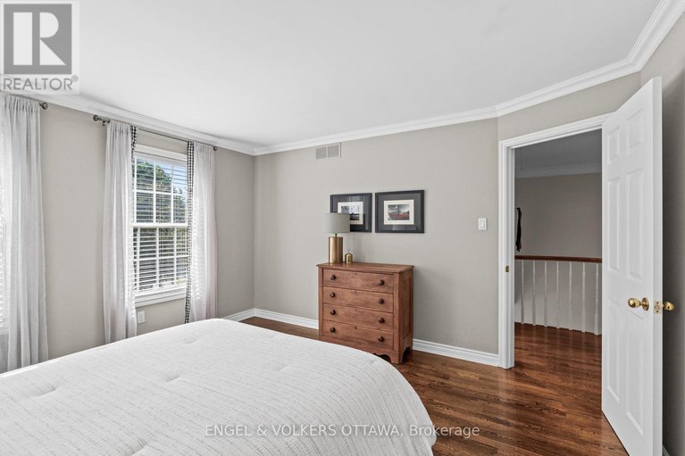28790851/5557-pettapiece-crescent/manotick-village-manotick-estates/ottawa/ontario/K4M1C5_39