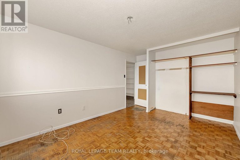 29128089/1210-20-chesterton-drive/borden-farmstewart-farmcarleton-heightsparkwood-hills/ottawa/ontario/K2E6Z7_18