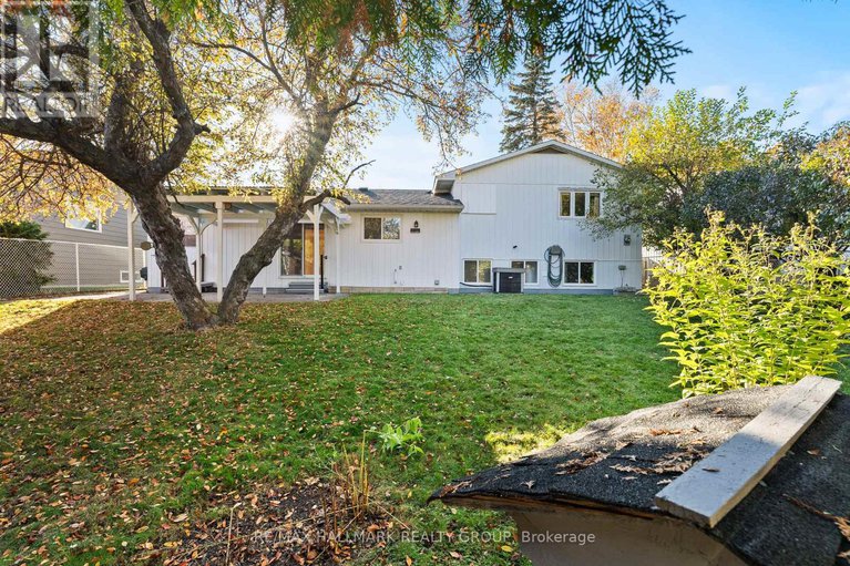 29165414/26-ettrick-crescent/pheasant-run/ottawa/ontario/K2J1G1_21