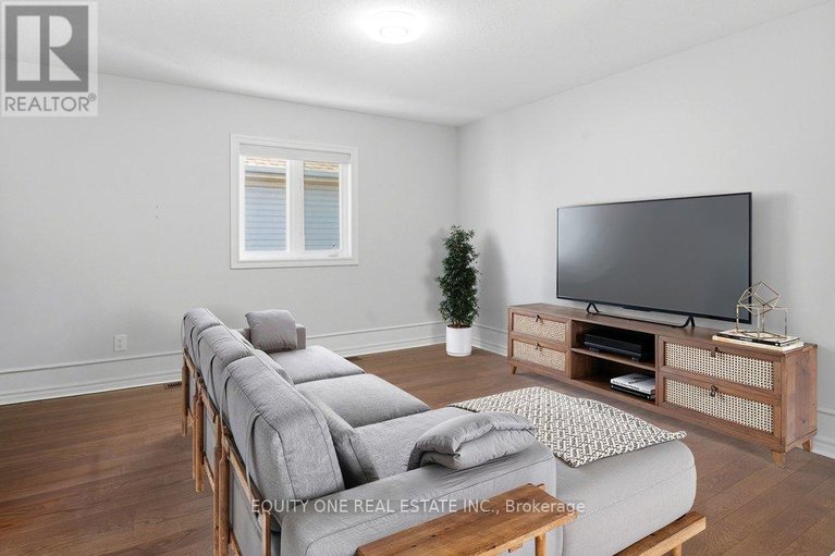 29590568/240-trailgate-street/riverside-southgloucester-glen/ottawa/ontario/K1V0Z9_30