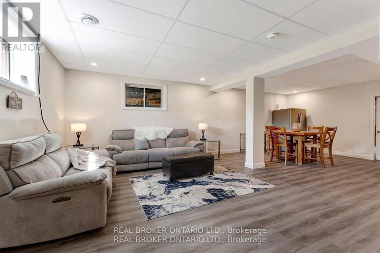 29099863/114-smith-road/north-grenville-twp-kemptville-south/north-grenville/ontario/K0G1T0_37