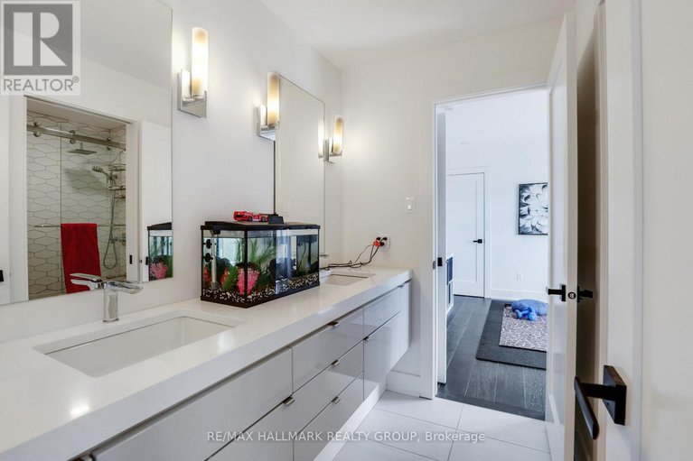 28843847/2154-rice-avenue/woodroffe/ottawa/ontario/K2A0C4_27