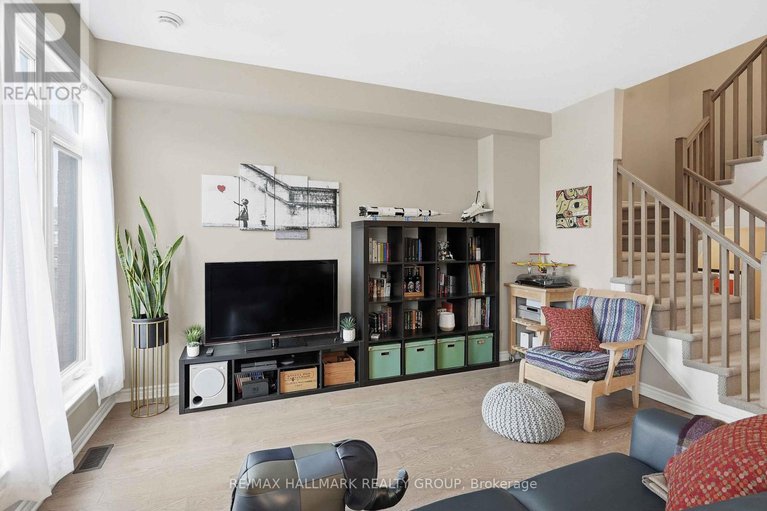 29120732/210-hawkmere-way/blossom-parkkemp-parkfindlay-creek/ottawa/ontario/K1T0R5_13