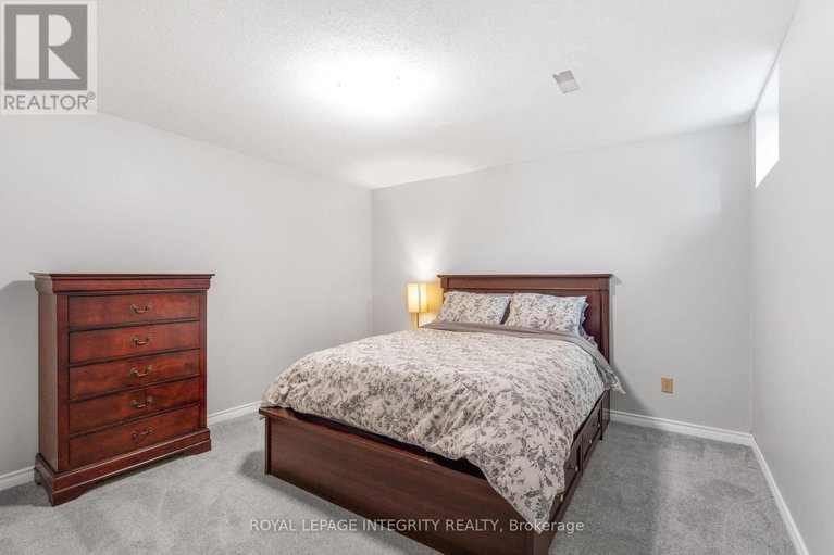 28899547/13-elm-avenue/village-of-russell/russell/ontario/K4R1B3_20