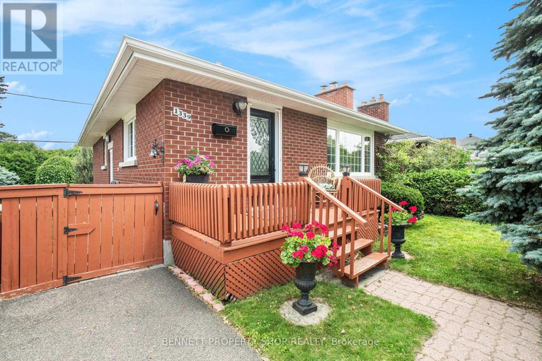 28618081/1339-o-avenue/eastway-gardensindustrial-park/ottawa/ontario/K1G0B1_1