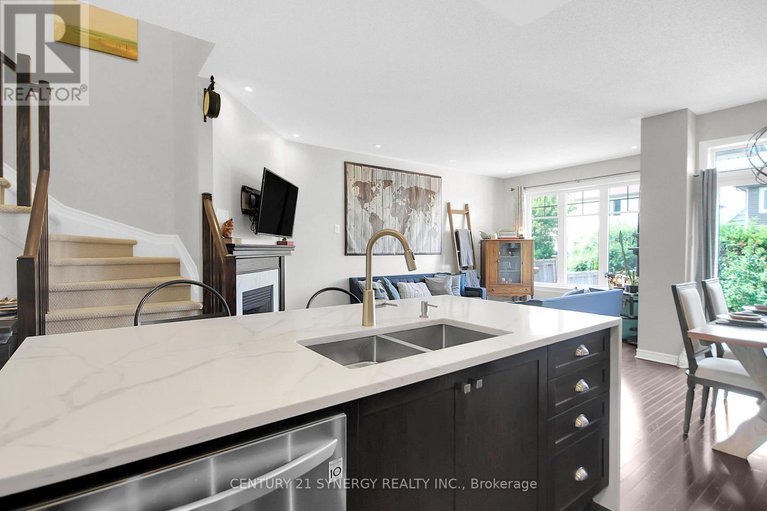 28555720/251-mojave-crescent/stittsville-north/ottawa/ontario/K2S0H6_21