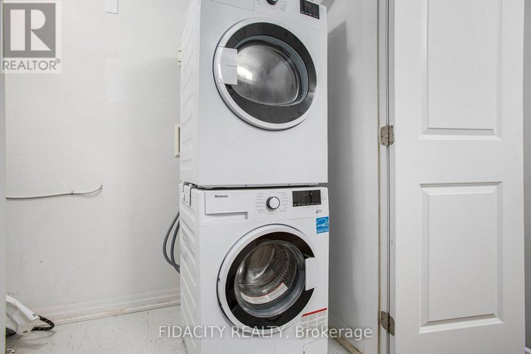 28466126/1105-242-rideau-street/sandy-hill/ottawa/ontario/K1N0B7_12