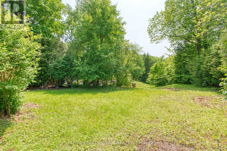 28412587/19-dayton-crescent/leslie-park/ottawa/ontario/K2H7N8_33