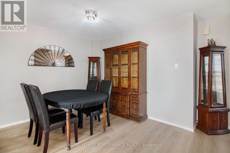 28927668/170-midsummer-terrace/queenswood-heights-south/ottawa/ontario/K1E3V6_11