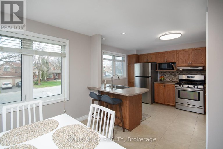 28302487/5-weybridge-drive/cedargrovefraserdale/ottawa/ontario/K2J4A1_21