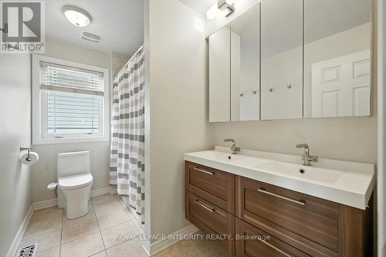 28941532/106-trail-side-circle/springridgeeast-village/ottawa/ontario/K4A5A9_34
