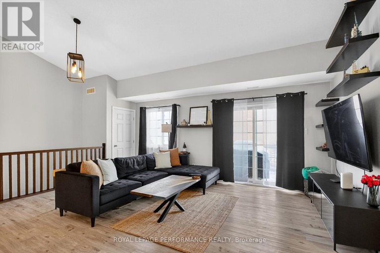 29300835/c-100-artesa-private/emerald-meadowstrailwest/ottawa/ontario/K2S0J8_6