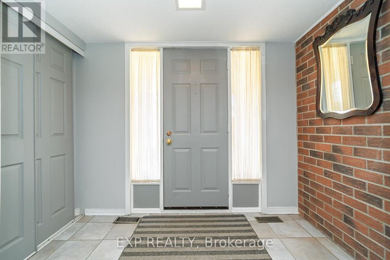 28550236/184-des-pins-place/queenswood-heights-south/ottawa/ontario/K1E2T5_2