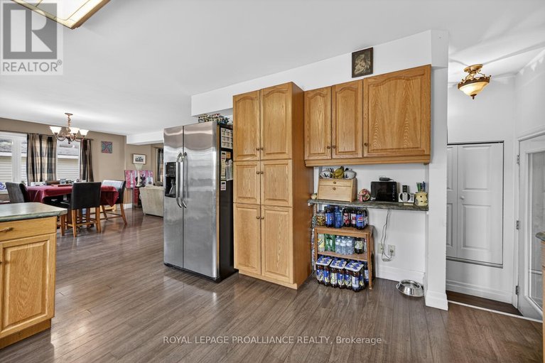 29460422/17-church-avenue/iroquois/south-dundas/ontario/K0E1K0_9