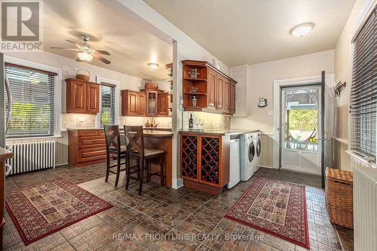 29431396/2-george-street-n/smiths-falls/smiths-falls/ontario/K7A1X9_15