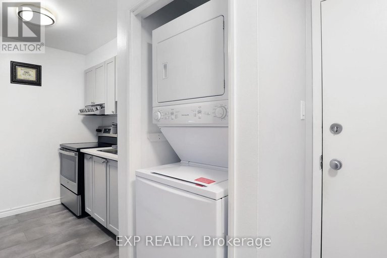 28834452/212-214-viewmount-drive/borden-farmstewart-farmcarleton-heightsparkwood-hills/ottawa/ontario/K2E7X3_13