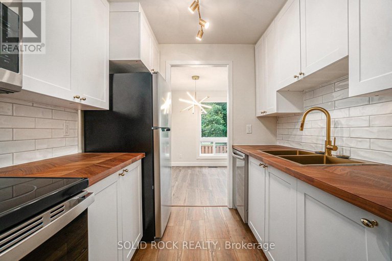 28504129/33-thistledown-court/pheasant-run/ottawa/ontario/K2J1N1_12