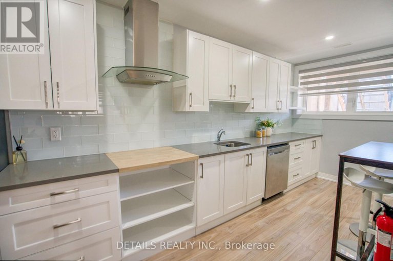 29664784/992-baseline-road-e/city-viewskylinefisher-heightsparkwood-hills/ottawa/ontario/K2C0A5_42