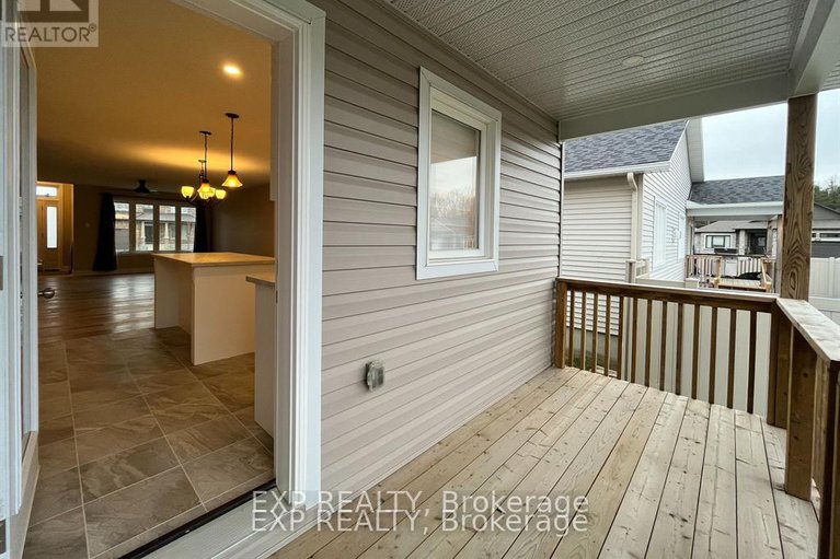 28364468/53-craig-street/village-of-russell/russell/ontario/K4R1A6_12