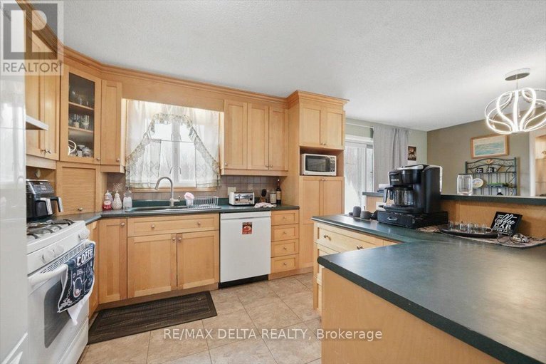 28221771/2622-gagne-road/clarencerockland-twp/clarence-rockland/ontario/K0A2A0_9
